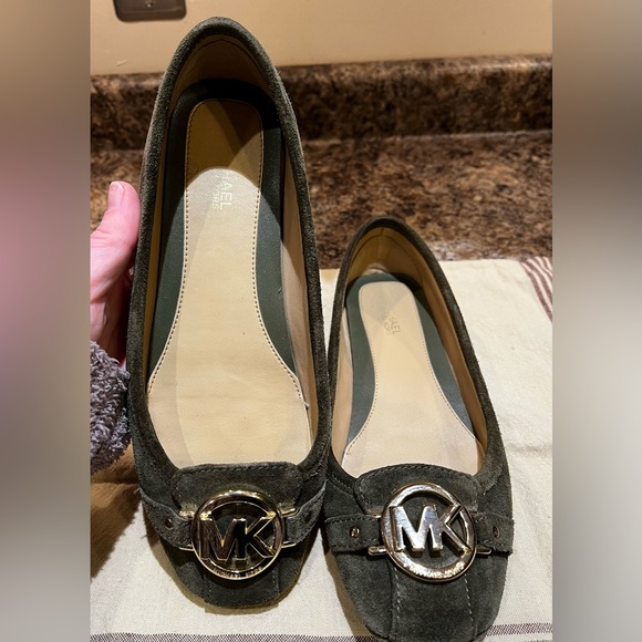 Michael Kors Women’s Forrest Green Suede Leather Fulton Moccasin Flats Sz 6 - Picture 7 of 7